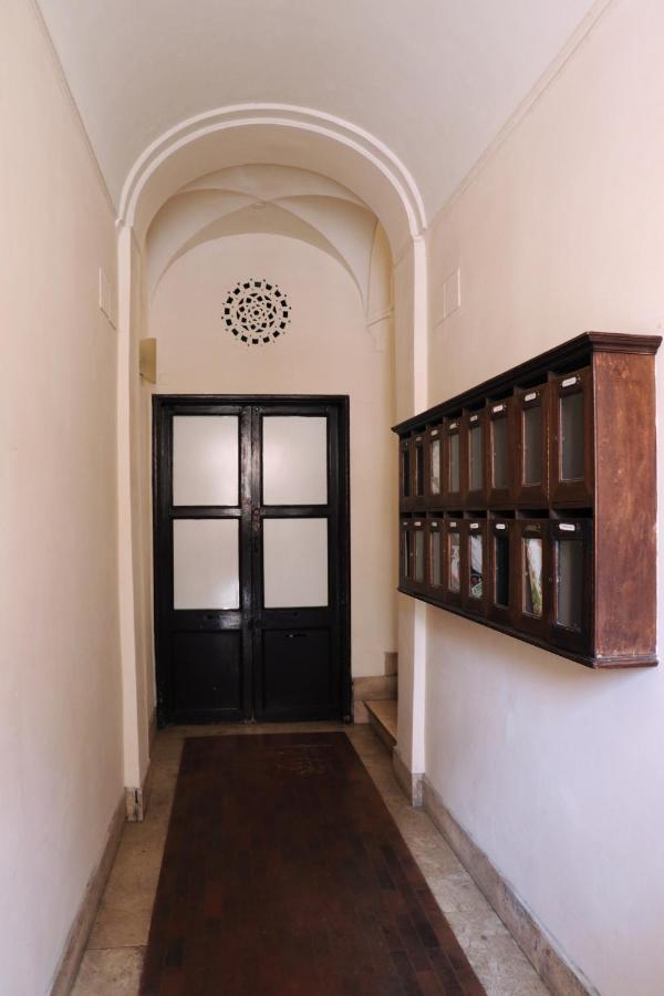 Best Authentic Apartment Monti 5 Mins From Colosseum מראה חיצוני תמונה